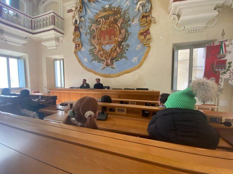 Umbertide: i piccoli reporter del bimestrale “Di Vittorio News” al lavoro in Comune