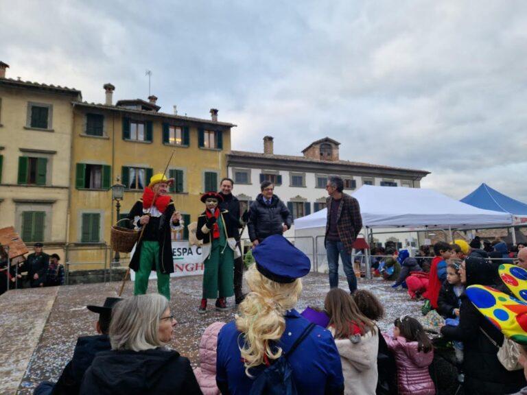 Senzabriglie in trasferta ad Anghiari assieme ad alcuni gruppi mascherati di Sansepolcro