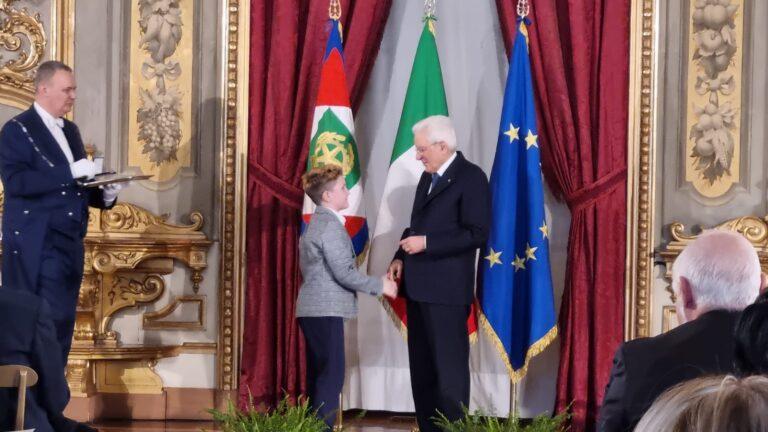 Consegnata questa mattina al Quirinale dal Presidente della Repubblica, Sergio Mattarella l’onorificenza di “Alfiere della Repubblica” al tifernate Alexander Bani, 10 anni