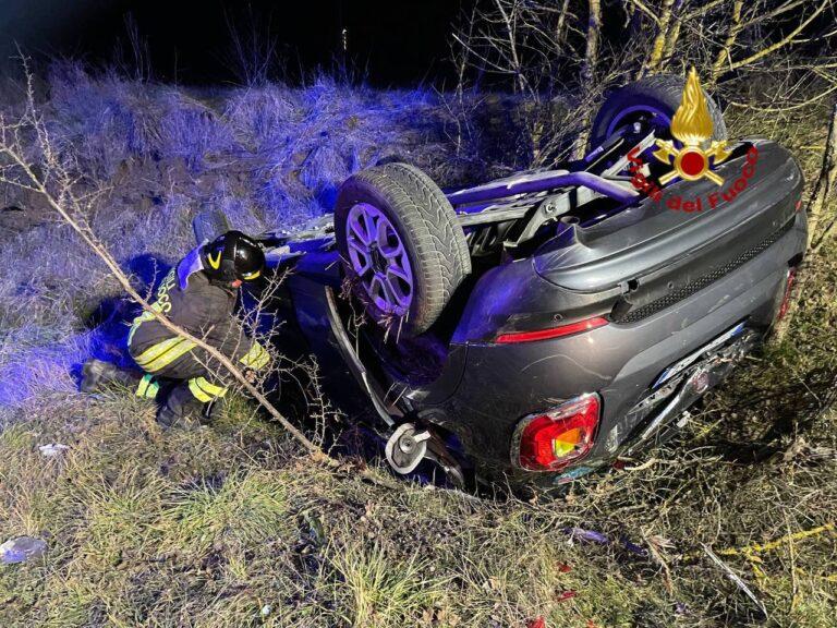 Cappotta con la propria auto, necessario l’intervento dei Vigili del Fuoco di Città di Castello