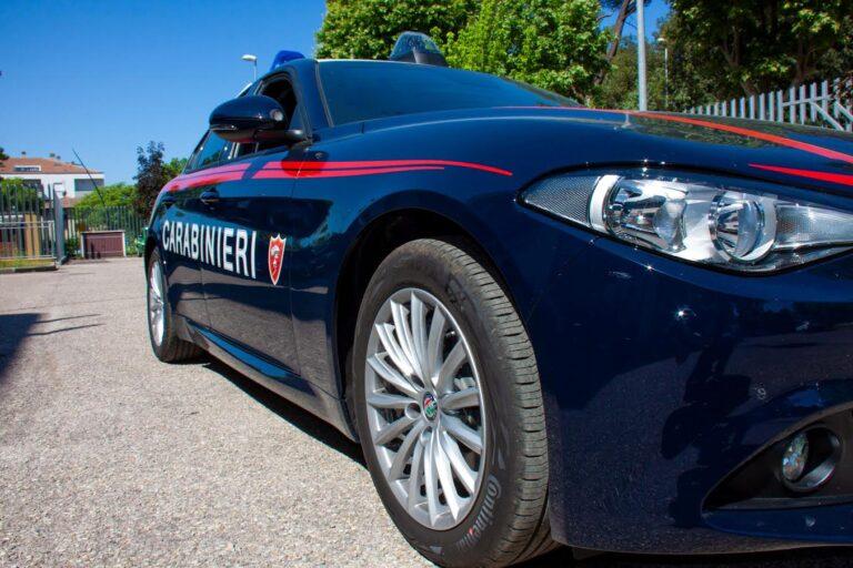 Deposito di auto abbandonate, i Carabinieri elevano oltre 6.000 euro di sanzioni