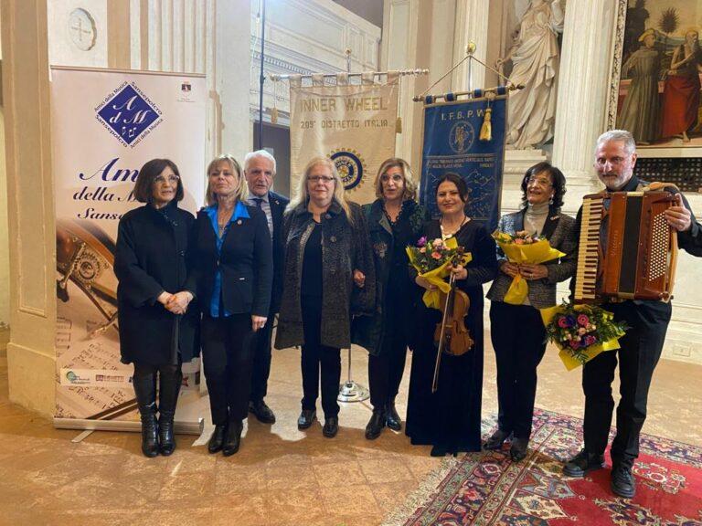 All’Auditorium “Santa Chiara” di Sansepolcro va in scena l’evento Parole & Musica. Fra gli organizzatori l’Inner Wheel Club di Sansepolcro