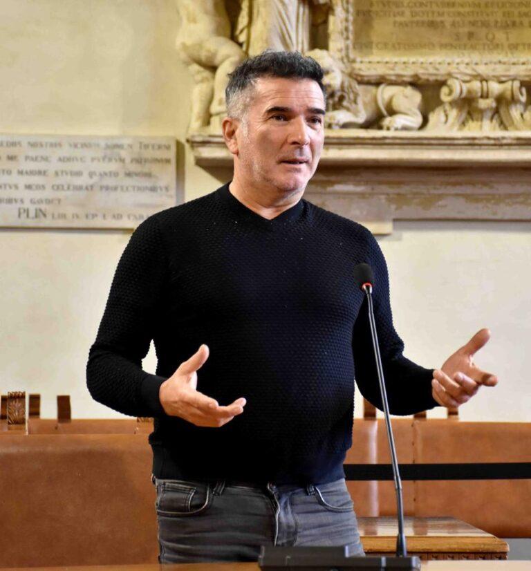 Le vaccinazioni per bambini e adulti trasferite dal Distretto Sanitario di Trestina al Centro di Salute di via Vasari: interrogazione del consigliere Fabio Bellucci (Lista Civica Luca Secondi Sindaco) per conoscere i motivi della decisione dell’Usl Umbria 1