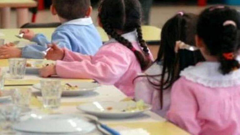 Menù speciale per Pasqua nelle mense scolastiche di Città di Castello: l’augurio di serene festività da parte del Comune con una sorpresa a tavola per 1.700 bambini che usufruiscono del servizio di ristorazione