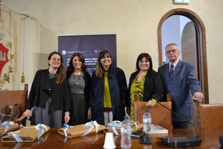 Influenza dei social media sui processi cognitivi del cervello e delle relazioni umane, se ne è parlato lo scorso 15 aprile a Città di Castello, in un convegno organizzato dall’AMMI