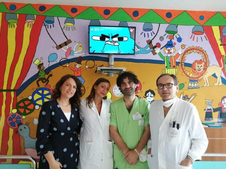 Ospedale Città di Castello, donati 6 televisori 32” alla Pediatria. E’ stata l’associazione I Fiori di Lillà ad effettuarla