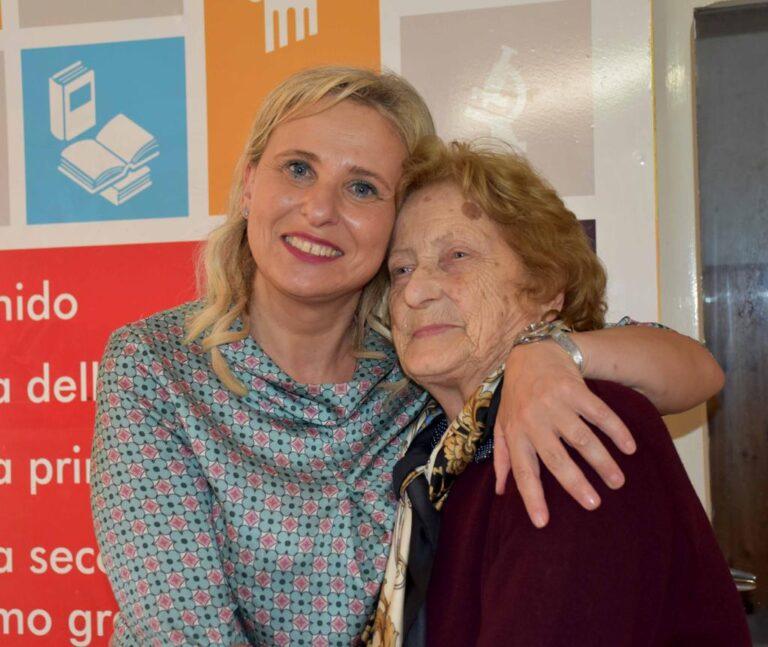 Secondo giorno di esami di maturità per “nonna”, Imelda Starnini “come ieri ce l’ho messa tutta”