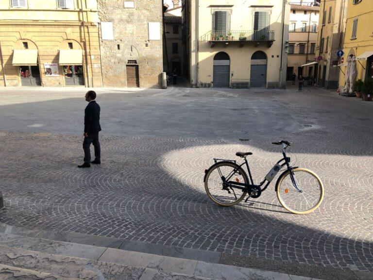 Livio Leonardi e la troupe di “Paesi che vai… luoghi, detti, comuni…”, lo storico programma della RAI, sono stati ricevuti dal sindaco, Luca Secondi e dall’assessore alla Cultura, Michela Botteghi presso la residenza municipale