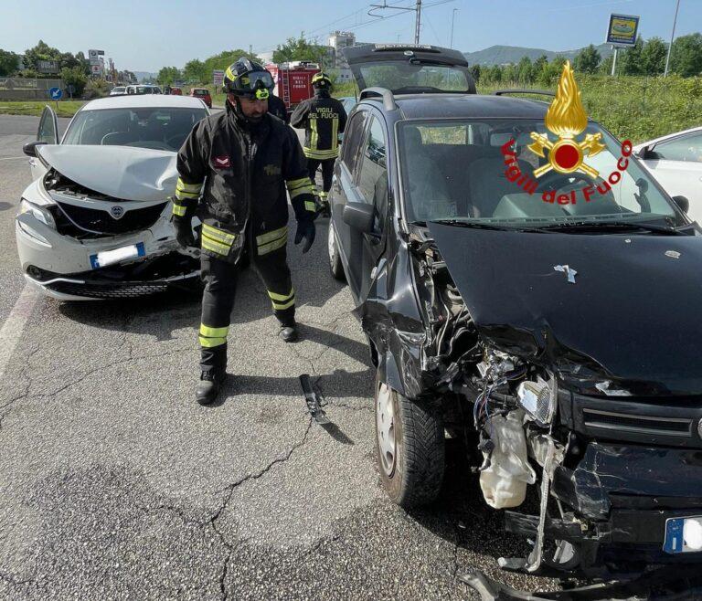 Incidente stradale in viale Romagna a Città di Castello, due donne trasportare in ospedale per accertamenti