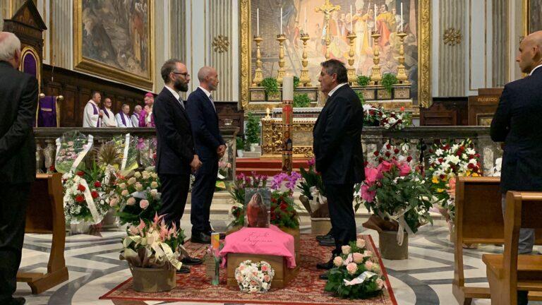 Il sindaco Luca Secondi al funerale di Rossella Cestini. “Un’amica cara che ricorderemo sempre per il suo sorriso e generosità”. Cordoglio anche del presidente del consiglio comunale, Luciano Bacchetta