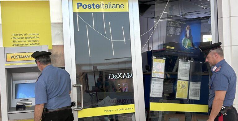 Tentano di far saltare bancomat all’interno del centro commerciale di Collestrada, caccia agli autori