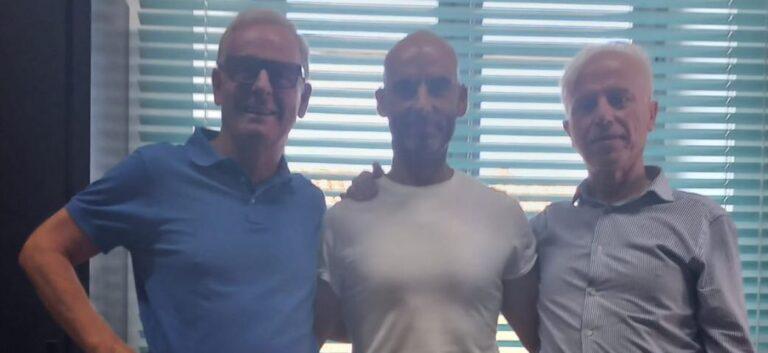 Graziano Fiorucci, vice-comandante, maggiore e Franco Palazzuoli in pensione, il ringraziamento di Secondi per il lavoro svolto