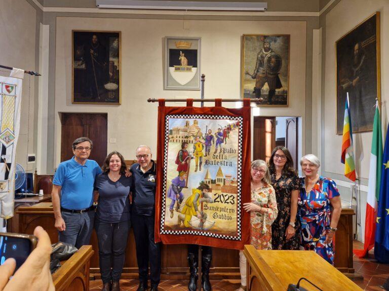 Presentato il drappo del Palio nel ricordo di Fausto Braganti