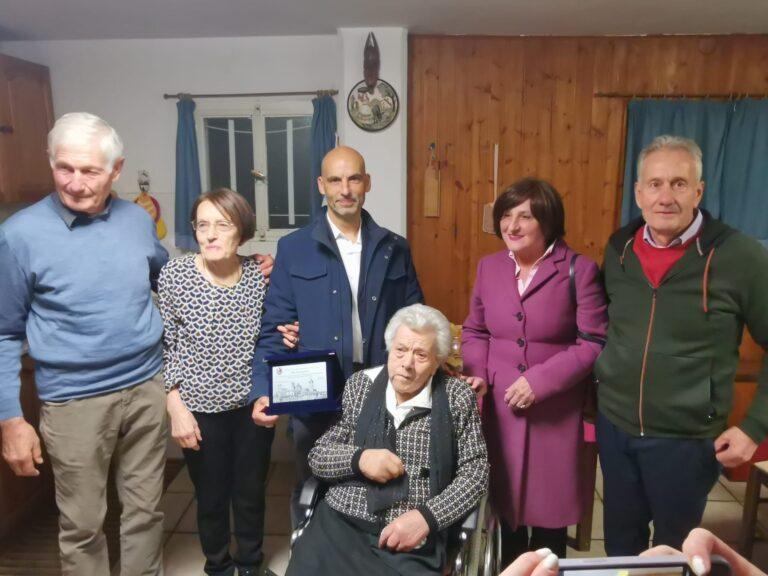 La città dei “centenari”. Cento “candeline” sulla torta di Pia Galeotti, tifernate “doc”