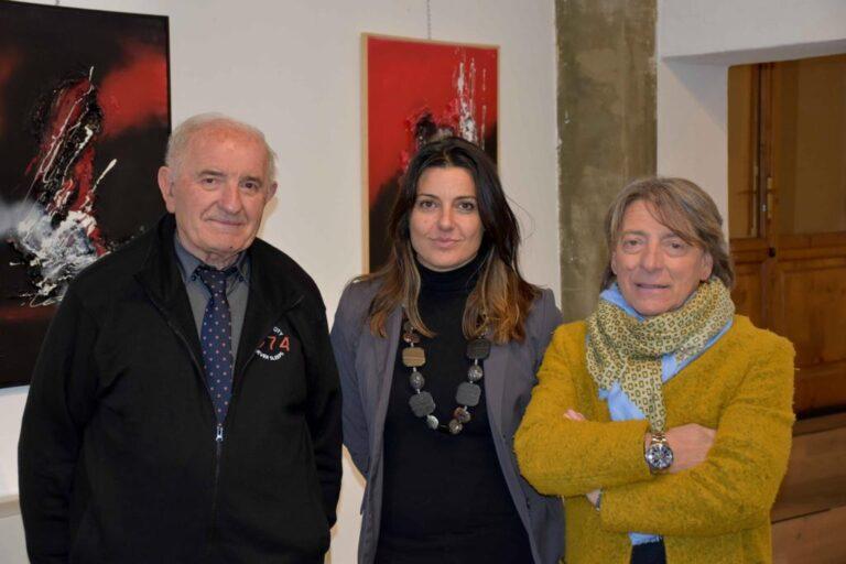 La suggestione della forma, l’emozione del colore, il significato della parola: fino a lunedì 13 novembre a palazzo del Podestà la mostra di Riccardo Fiorucci, Carlo Paolo Granci e Bruno Allegria