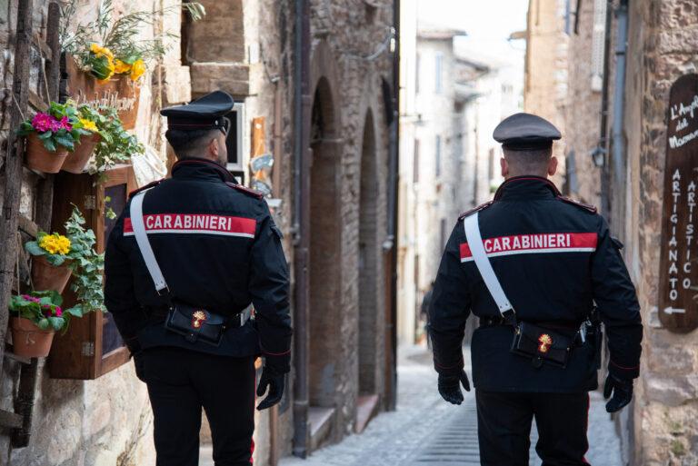Spello: minaccia l’ex e danneggia l’auto, arrestata