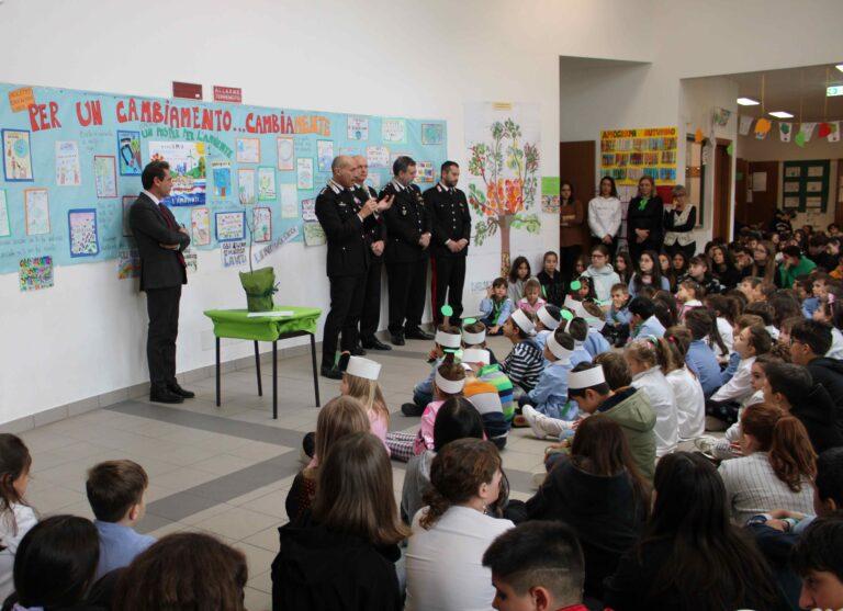 Perugia: “Un albero per il futuro” la festa con i Carabinieri Forestali nel capoluogo di regione