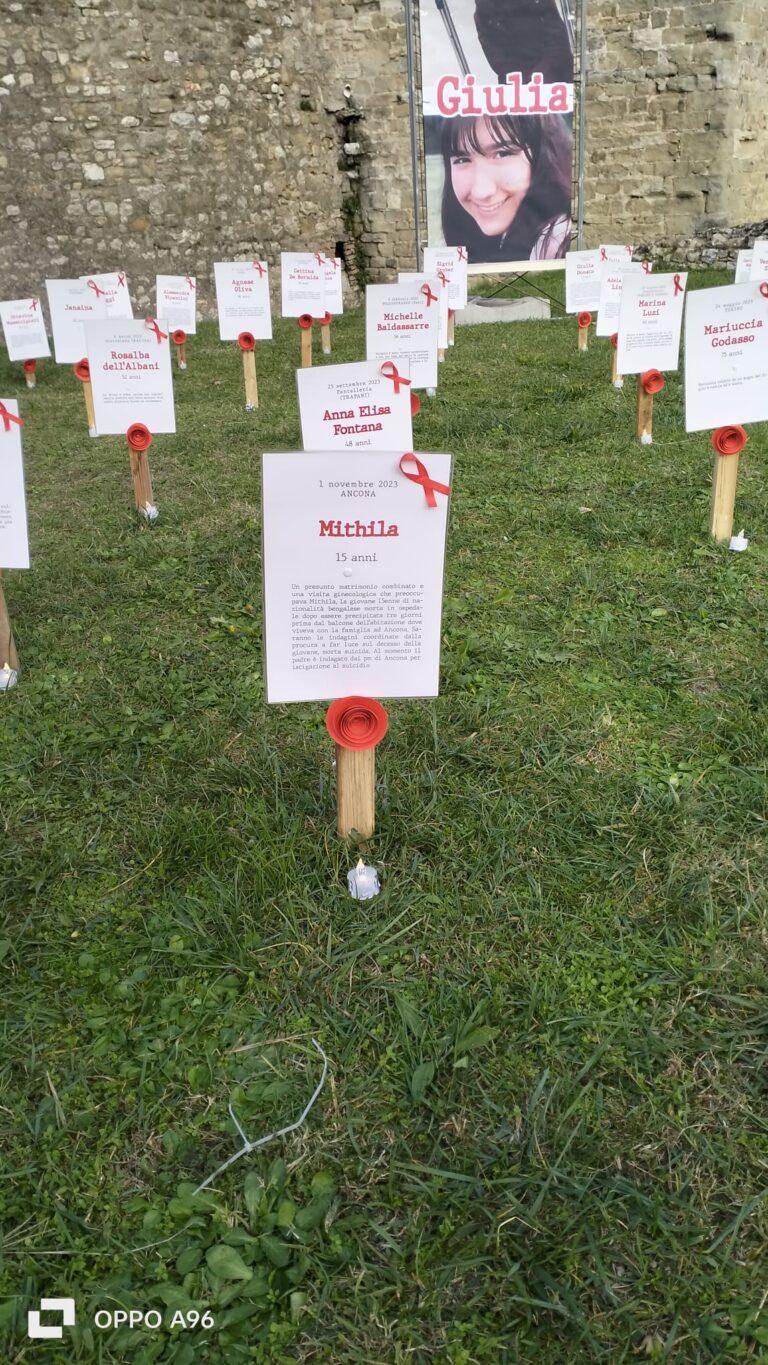 Giornata Internazionale per l’eliminazione della violenza sulle donne, ad Umbertide 103 “croci”, tante quante le vittime di femminicidio registrate in questo 2023