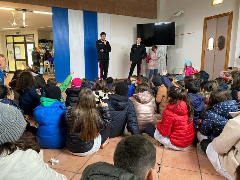 L’Arma dei Carabinieri in visita nelle scuole di Umbertide, tra gli argomenti anche il cyberbullismo