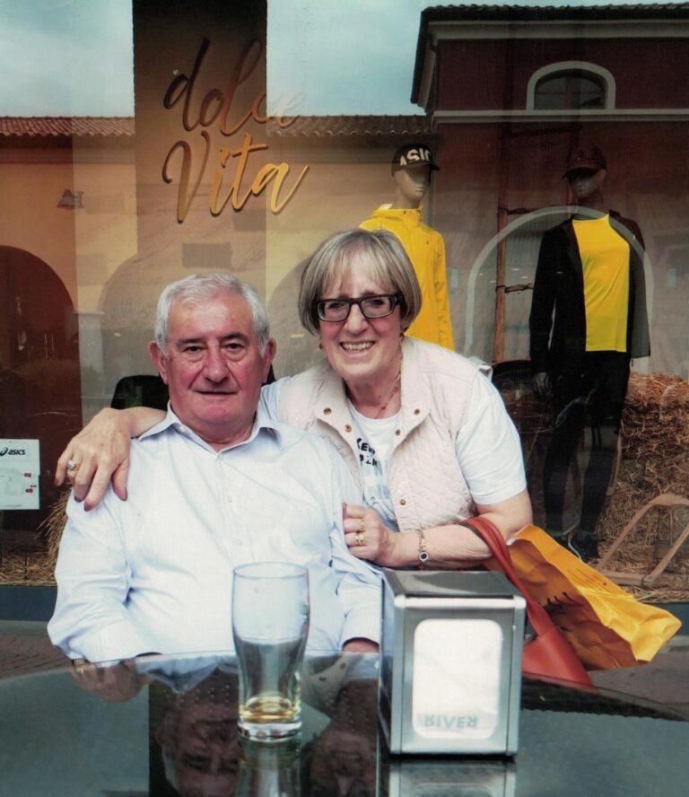 Nozze d’oro tra Arnaldo Granci, maestro del legno e “Re” e Veronica Bianconi, oggi al Santuario di Belvedere, la cerimonia