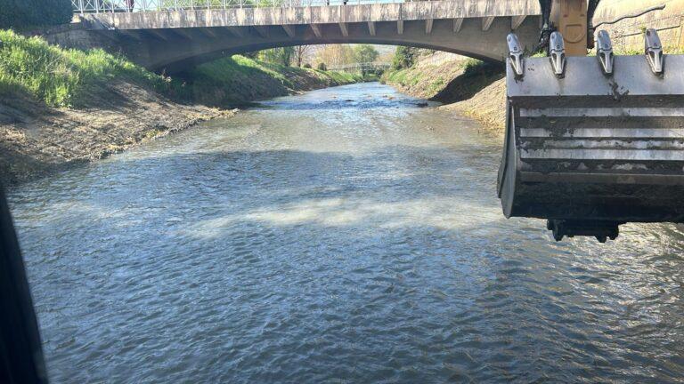 Cerfone: terapia in corso. Via i “nei” lasciati dalle piene invernali sul tratto Monterchi-Anghiari