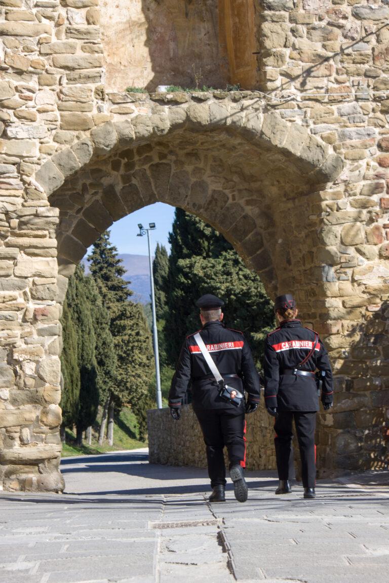 Cannara: compra 150 sacchi di pellet e non paga, denunciato 53enne