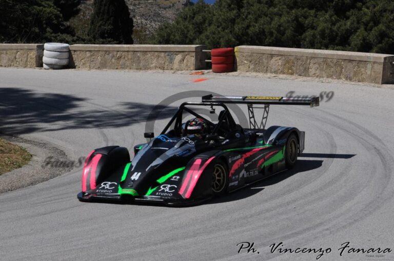 Motori: campionato italiano super salita: Daniele Filippetti, quarto in gara 1 alla coppa Selva di Fasano, ma costretto al ritiro in gara 2