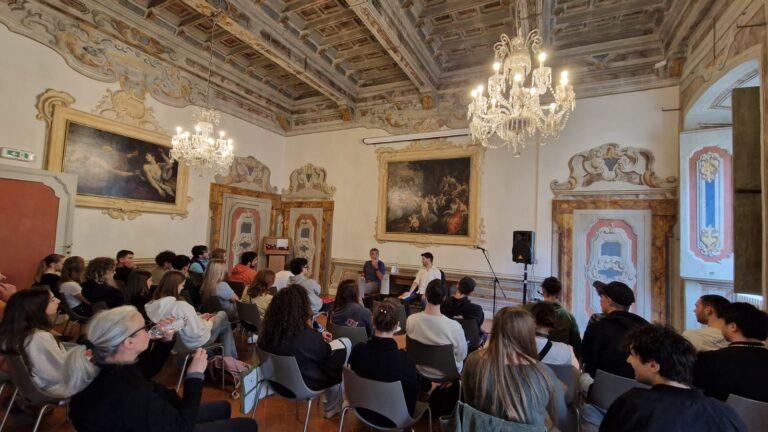Grande Successo per la Maratona di Lettura a Sansepolcro: Un Omaggio a Tiziano Terzani