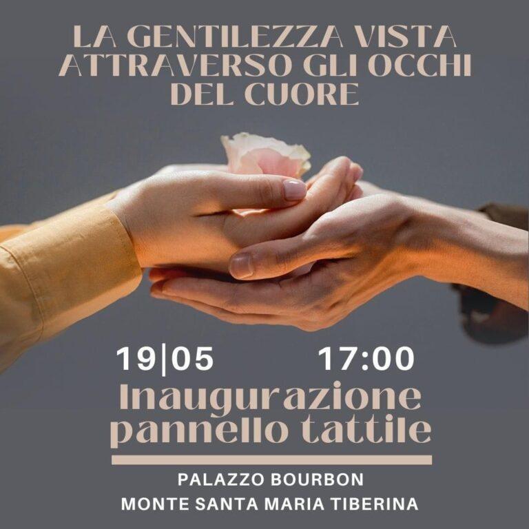 “Artisti al Monte”: prosegue l’esposizione delle opere nelle sale di Palazzo Bourbon e domenica inaugurazione dell’𝗼𝗽𝗲𝗿𝗮 𝗱’𝗮𝗿𝘁𝗲 𝘁𝗮𝘁𝘁𝗶𝗹𝗲 per non vedenti: “𝙇𝙖 𝙜𝙚𝙣𝙩𝙞𝙡𝙚𝙯𝙯𝙖 𝙫𝙞𝙨𝙩𝙖 𝙖𝙩𝙩𝙧𝙖𝙫𝙚𝙧𝙨𝙤 𝙜𝙡𝙞 𝙤𝙘𝙘𝙝𝙞 𝙙𝙚𝙡 𝙘𝙪𝙤𝙧𝙚”