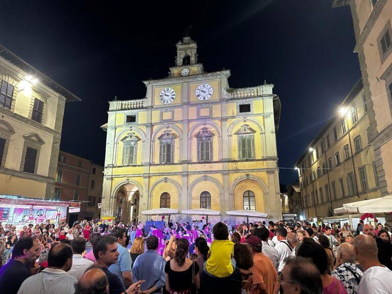 Con “Estate in città” da giugno a settembre circa 90 serate tra musica, spettacoli, intrattenimento ed eventi culturali e sportivi. Giovedì 13 giugno si parte con la “Notte dello Sport Tifernate” nel centro storico