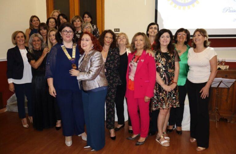 Passaggio di campana per “Inner Wheel Club di Città di Castello” tra la Presidente Marisa Monni Sisi e la Presidente incoming Luisa Felici Faloci