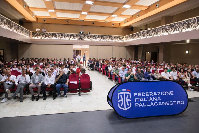 Successo per il Gran Galà del Basket Umbro, sul palco dell’Hotel Giò tanti i premiati tra atleti, arbitri e società