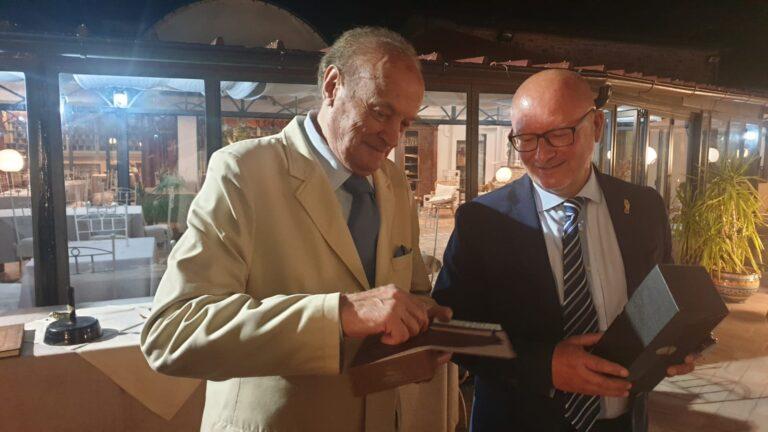 Lions Club Umbertide: nel 40esimo anno della fondazione la campana passa a Mauro Tarragoni Alunni