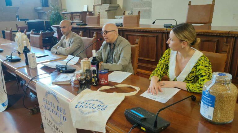 Città di Castello, torna la Festa del raccolto di Molini FagioliPresentato l’evento in programma l’8 e 9 luglio, dedicato agli agricoltori, alle colline e al grano tenero umbro