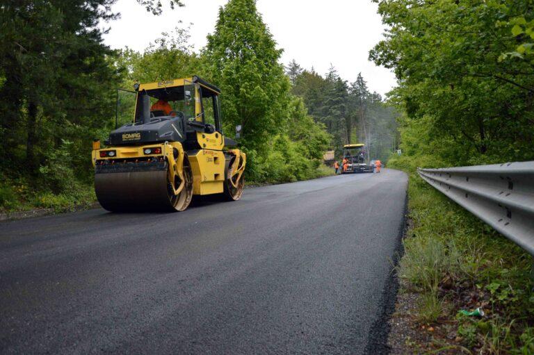 Fino al 31 agosto lavori di ripristino dell’asfalto in oltre 20 strade del capoluogo interessate dalla posa della fibra ottica: le disposizioni per transito e sosta veicolari