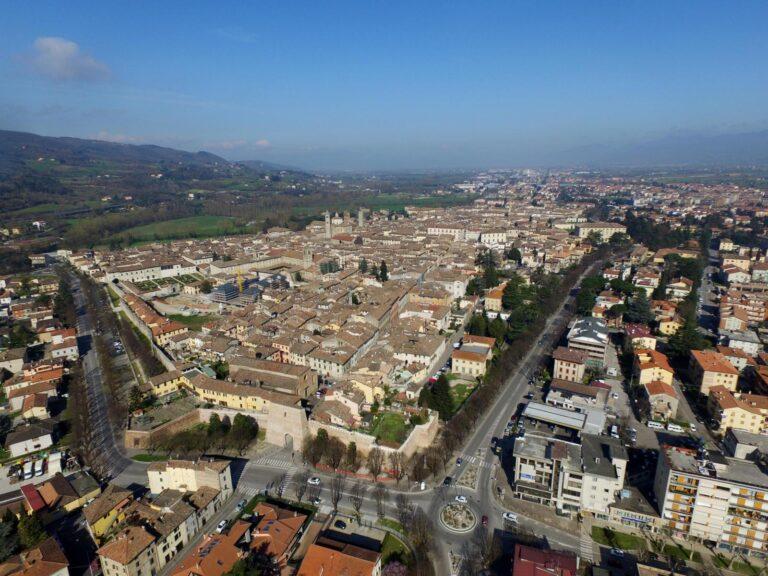 Partirà nei prossimi giorni l’intervento di ripristino dell’asfalto delle carreggiate interessate dai lavori di posa della fibra ottica: lavori tra luglio e agosto in oltre 20 strade del capoluogo