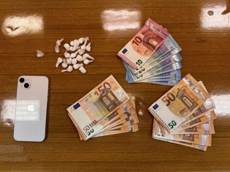Mugnano: 20enne alla guida di autovettura, sorpreso in possesso di 23 dosi di cocaina. Arrestato