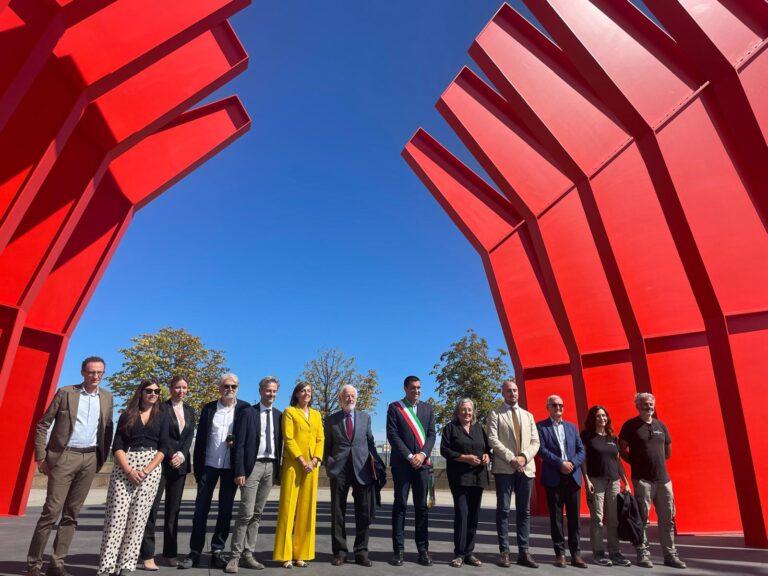 Presentato questa mattina il restauro del Grande Ferro R di Alberto Burri