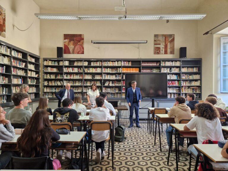 Il Sindaco e l’Assessore Menichella in visita alle scuole per il primo giorno dopo le vacanze estive