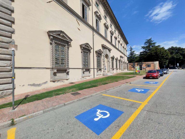 Più posti per la sosta in centro storico: nell’area di piazza Garibaldi in corso un intervento di manutenzione generale della segnaletica stradale e di revisione della disciplina della circolazione veicolare
