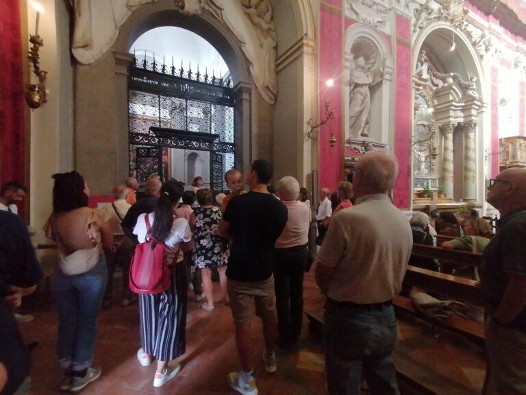 Sulle orme di Giorgio Vasari. In tanti, fra tifernati e turisti, hanno partecipato all’iniziativa, “I libri e la città. Giorgio Vasari e la famiglia Vitelli”