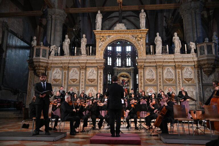 Domenica 27 ottobre, la Schola Cantorum “Anton Maria Abbatini” in concerto nella stupenda Basilica di Santa Maria Gloriosa dei Frari in Venezia
