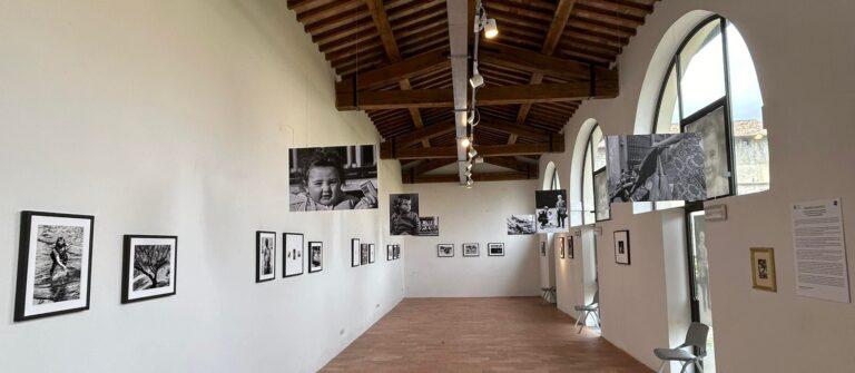Al via la mostra fotografica “Obiettivo bambini” di Franco Beretta alla Pinacoteca di Città di Castello