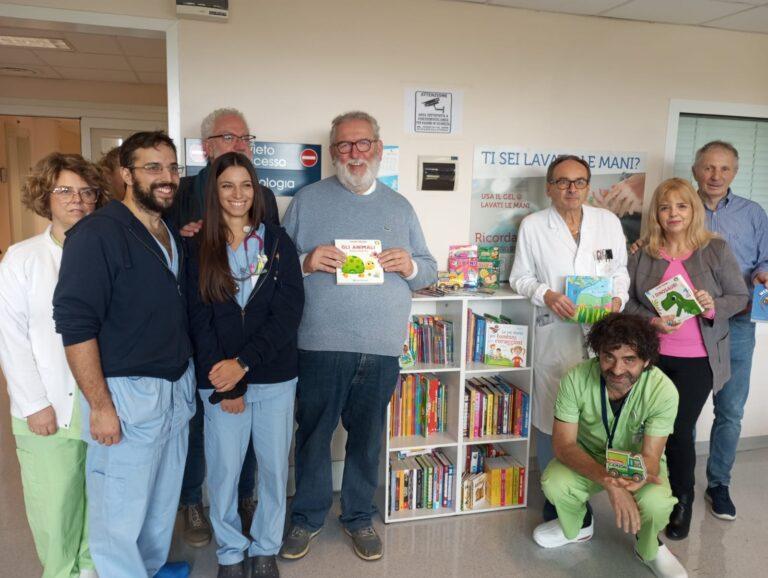 Ospedale Città di Castello, donati 150 libri alla Pediatria dalla sezione Soci Coop Centro Italia di Umbertide e dall’associazione “Genitori insieme per…”