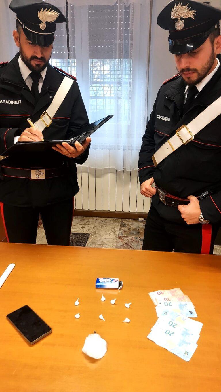 Farneto di Colombella: sorpreso a vendere droga, i Carabinieri arrestano un uomo dopo un inseguimento