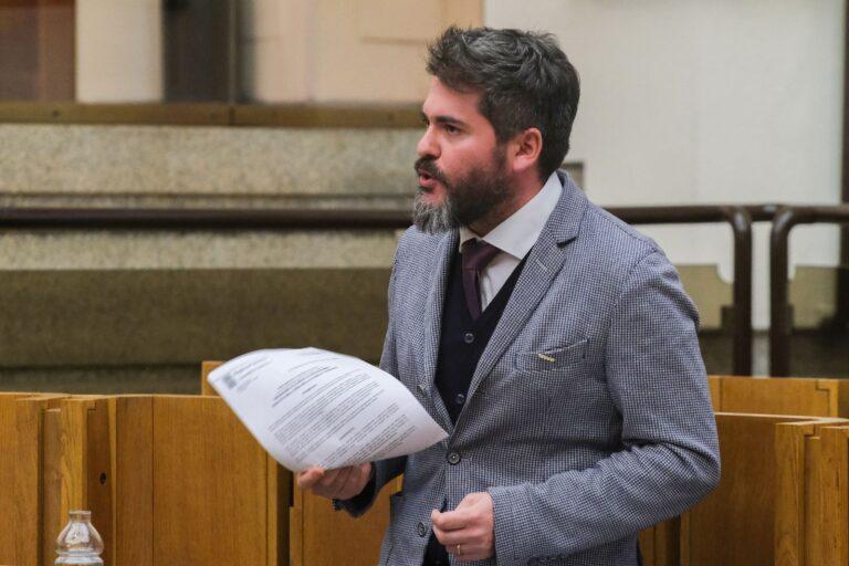 Nota del coordinatore regionale M5S Thomas De Luca: “Non esiste alcun caso Italia Viva in Umbria, il percorso identitario intrapreso dal Patto Avanti delimita un perimetro chiaro”