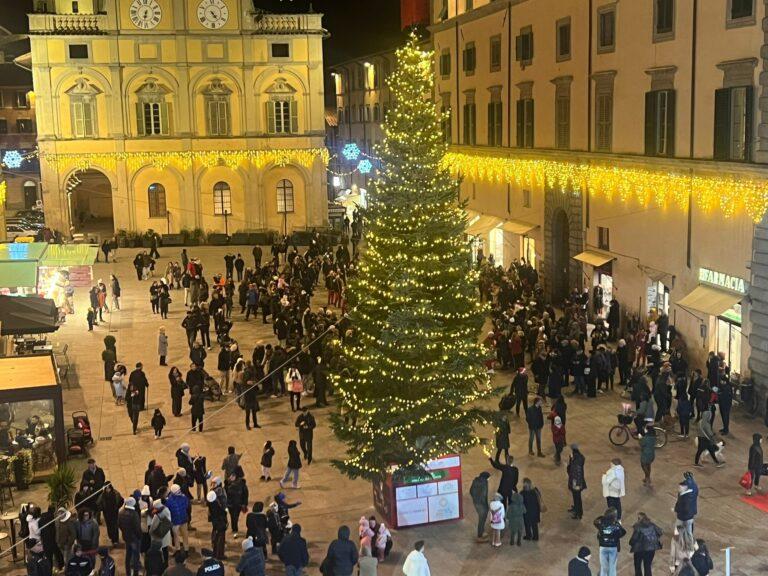 Al via “Natale in città”. Presepi, albero di Natale e luminarie