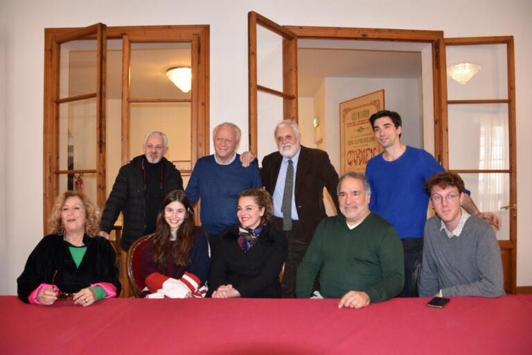 Si apre la Stagione di prosa e danza del Teatro degli Illuminati di Città di Castello con l’anteprima nazionale del Fu Mattia Pascal, con la regia di Marco Tullio Giordana, in scienza Gepi Gleijeses, mercoledì 6 e giovedì 7 novembre 2024
