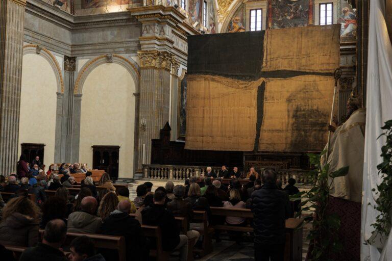 “Francesco e Burri. Una povertà regale”: una Basilica gremita di gente e tanti applausi per il convegno che parla del Santo d’Assisi e dell’artista tifernate