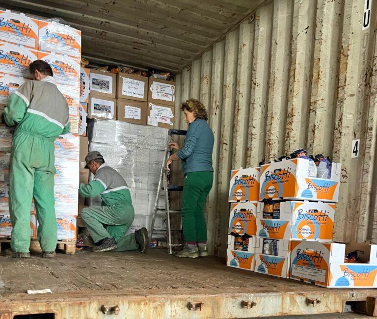 Palestra delle Emozioni Odv: un container pieno di generi alimentari e materiale scolastico per i bambini del Malawi